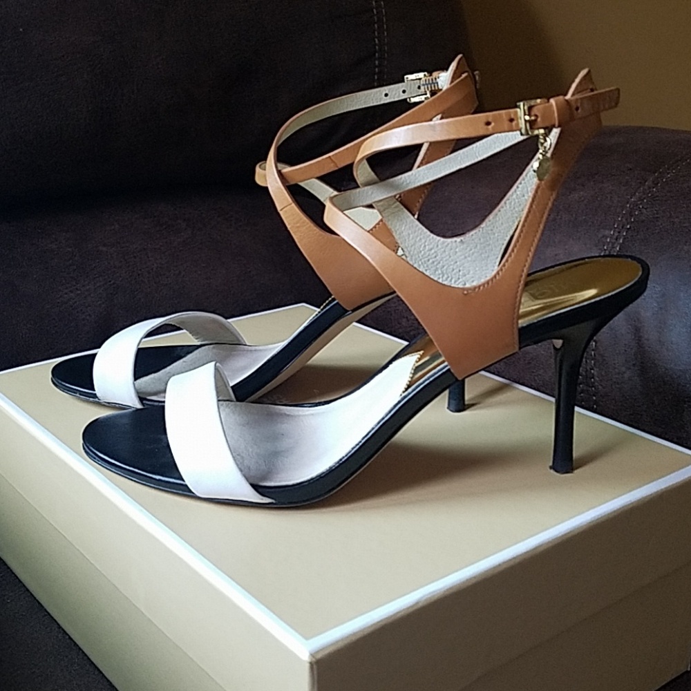 Michael Kors Kaylee Mid heel